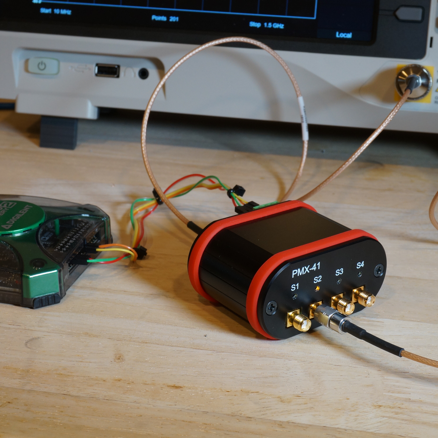 4 to 1 高周波切替器ユニット